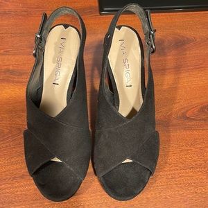 Via spiga black suede sandals with chunky heel.